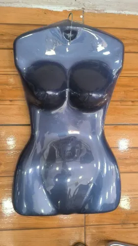 8 cabides transparente corpo loja 