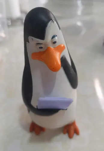 Pinguim do filme Madagascar - Figura Colecionável