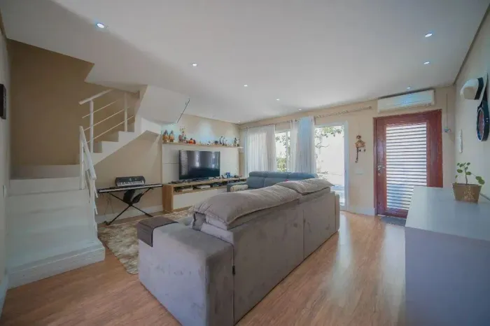 Sobrado à venda em Cotia, Jardim Rebelato, com 4 quartos, com 164 m², Condomínio Bel Fiore