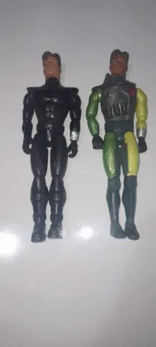 Max Steel 2 bonecos da série.