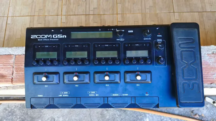Pedaleira Zoom G5n (caixa, fonte e manual originais)