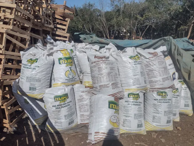 Esterco bovino puro R$10 reais, saco de 25kilo