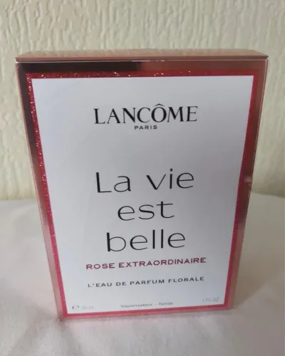 Perfume La vie est belle. Novo