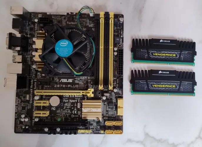 Kit Processador Pentium G3260+Placa-Mãe ASUS Z87M-PLUS + Memória RAM Corsair Vengeance