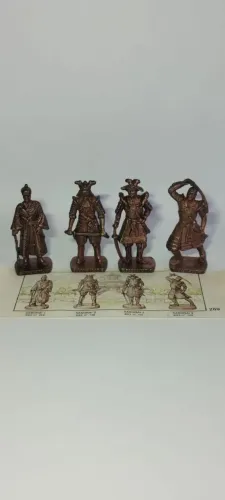 Miniaturas de Samurais Kinder Ovo (Colecionador)