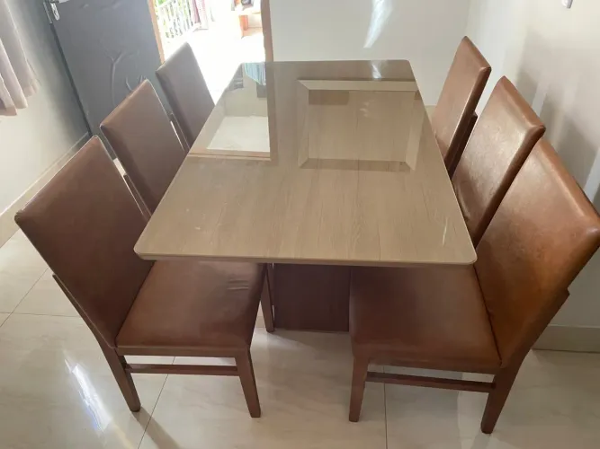 Conjunto Mesa de Jantar com 6 Cadeiras madeira