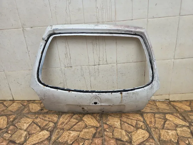 Tampa traseira Corsa Hatch Wind 1994/1995/1996/1997/1998