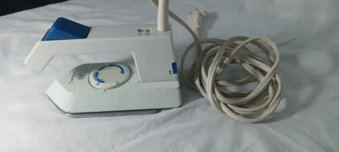Ferro passar roupa dobrável portátil à Vapor