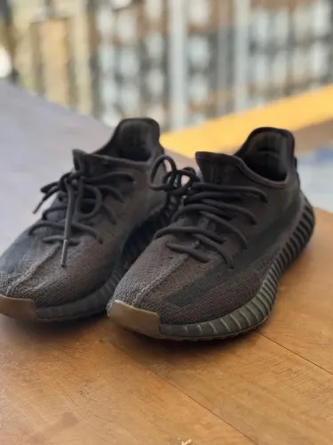 Yeezy 350 V2 Cinder