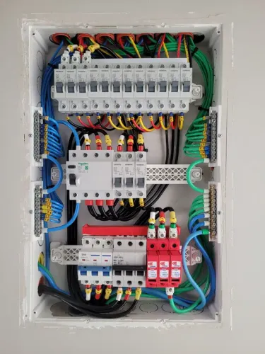 Eletricista e Serviços Gerais