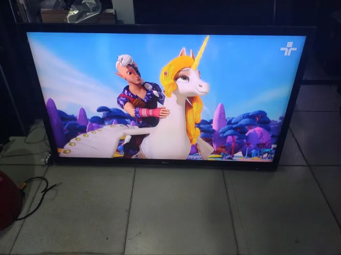 Vendo tv LG 55 polegadas top de linha em estado de nova obs nao  e smartv R$ 1000,00