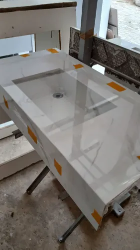 Pia em porcelanato polido