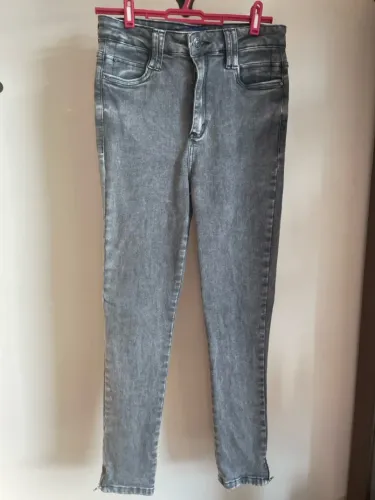 Calça Jeans Skinny com Zíper na Barra n 44