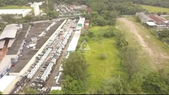 Excelente terreno com 14.879 m² em Vargem Pequena