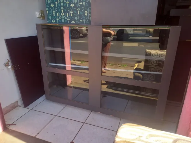 Balcão 1.40 cm frente com vidro 400.00 não entrego *