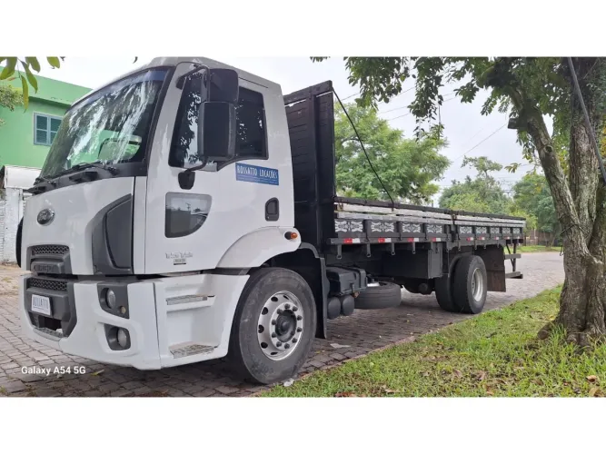 Ford Cargo 1519 2013