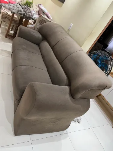 Sofá à venda Vendo sofá em ótimo estado de conservação, confortável e bem cuidado.