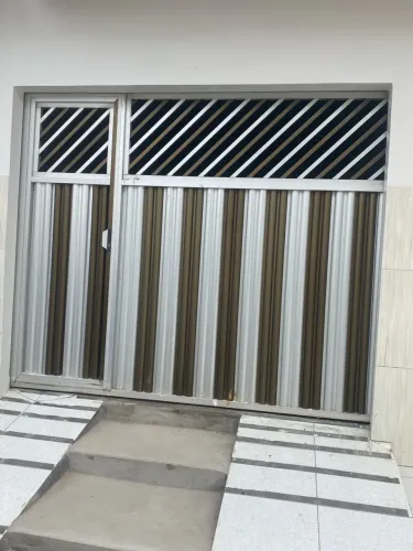 Portão de alumínio usado