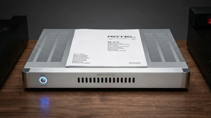 Power Amplificador Estéreo Rotel RB-1510 - Seminovo / Impecável / Com Manual