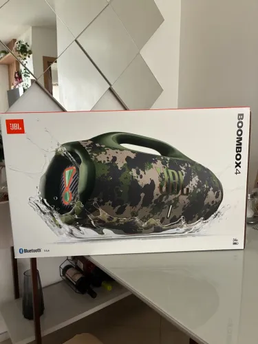Boombox 4 , camuflada . Lacrada