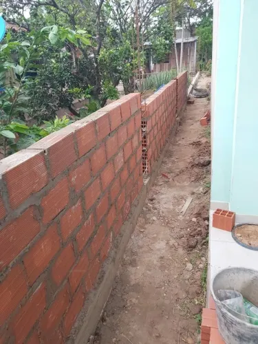 Pedreiro e carpinteiro profissional disponível