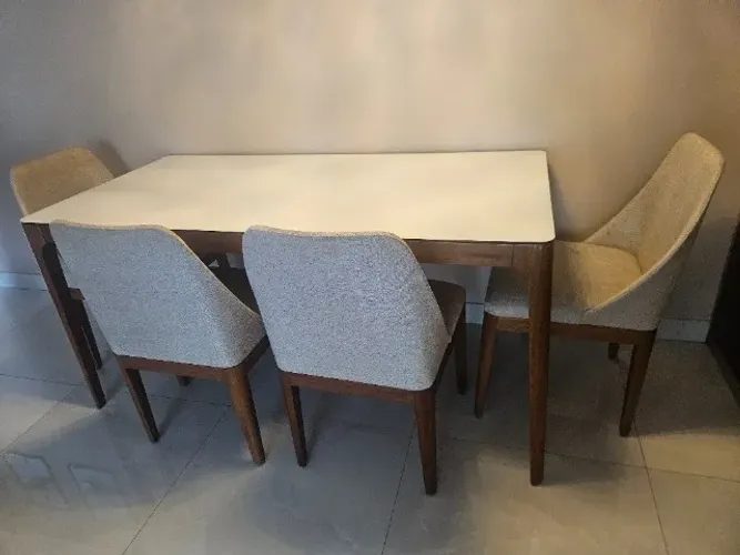 Mesa de jantar retangular 4 lugares