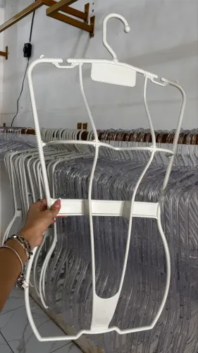Cabide Corpinho de Plástico Adulto