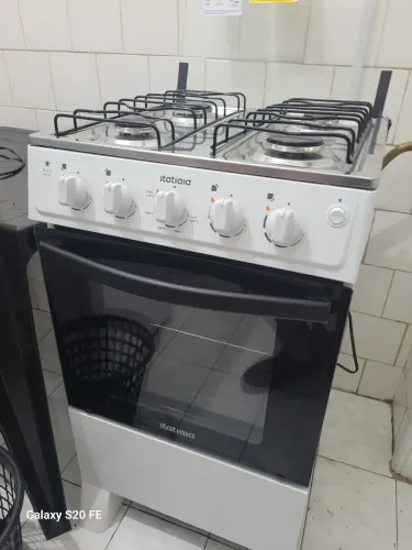 Fogão 4 bocas Itatiaia Star. Gás de rua. Forno 48 litros