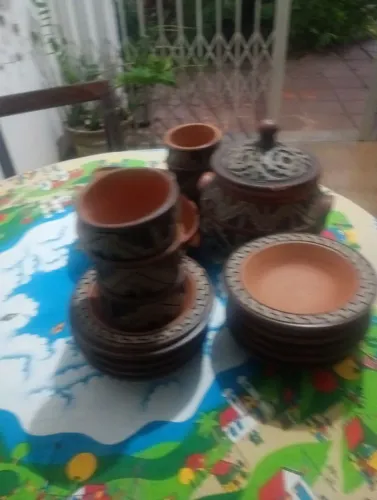 Conjunto de Cerâmica de Barro estilo Marajoara - 28 peças.