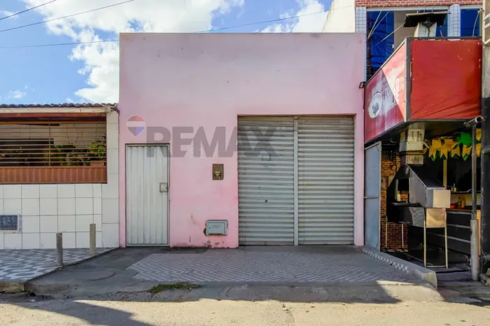 Casa Térrea no Bairro Ponto Central - Feira de Santana - BA
