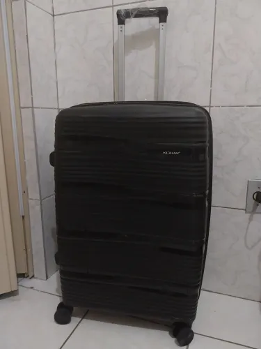 Mala de viagem média 23kg polipropileno, rodinha 360°, resistente, nunca usada