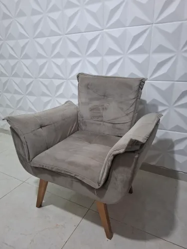 Poltrona em Tecido Suede