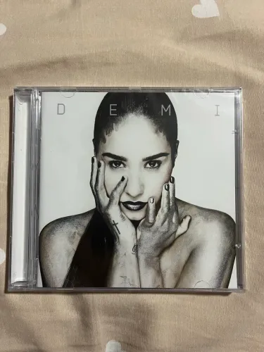 CD Demi Lovato LACRADO