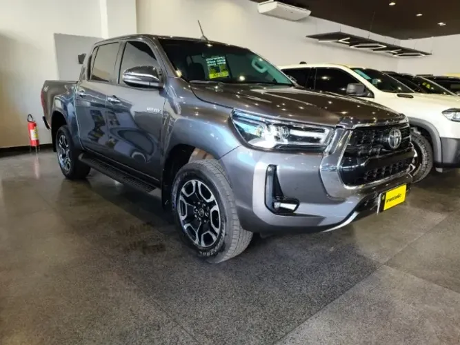 Toyota Hilux CD SRV 4X4 2.8 TDI Diesel Aut. 2025