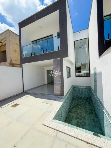Casa moderna com 3 Suites e Piscina em Vargem Grande - Primeira Locação