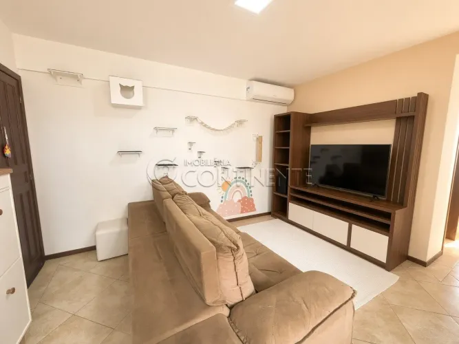 APARTAMENTO À VENDA NO ABRAÃO - 03 DORMITÓRIOS - SOL O DIA TODO