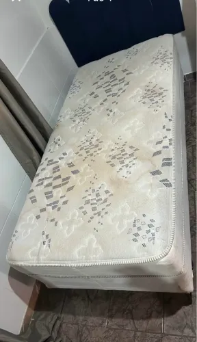 Vendo cama de solteiro usada em bom estado não faço entrega 