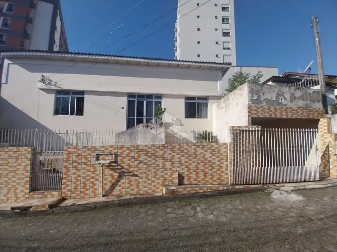 Casa 04 quartos, com suíte, à venda, Bairro Agronômica, Florianópolis SC
