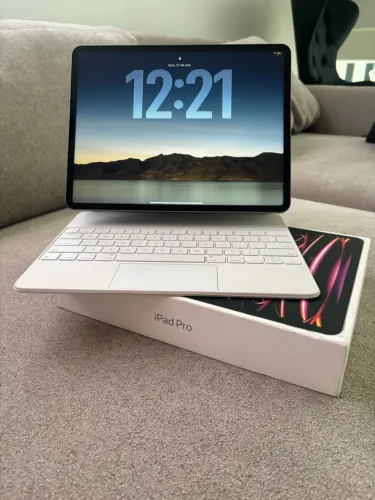 iPad Pro 12.9" (6ª Geração - Chip M2) 128GB Cellular + Magic key original