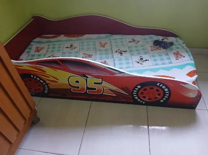 Cama infantil tema carros com colchão