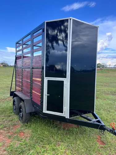 Reboque / carreta para cavalo