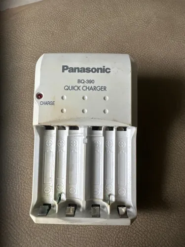 Carregador De Pilhas Rápido Panasonic Bq-390 Usado