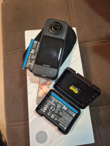 CAMERA INSTA360 X3- R$1.600,00