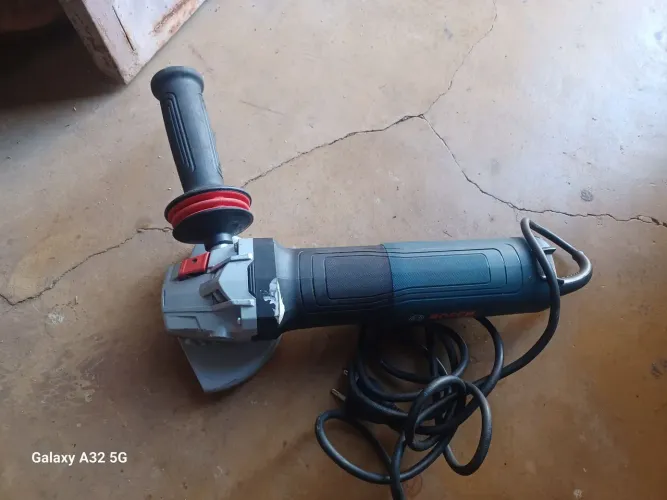 Vendo lixadeira semi nova