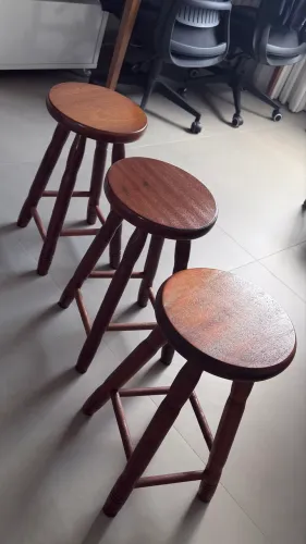 Vendo Bancos de Madeira