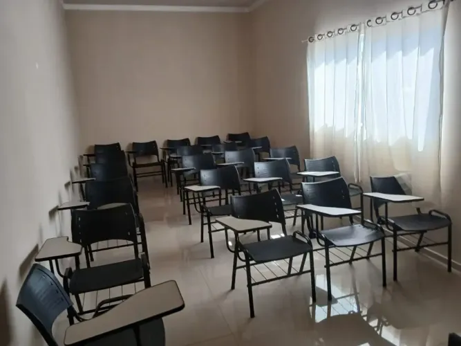 PRÉDIO COMERCIAL À VENDA OU LOCAÇÃO