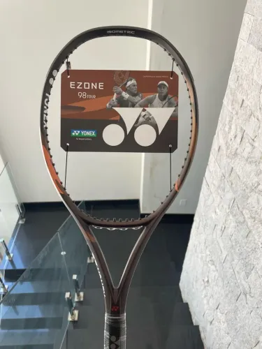 Raquete Yonex Ezone 98 Tour Brown 2026 Lacrada