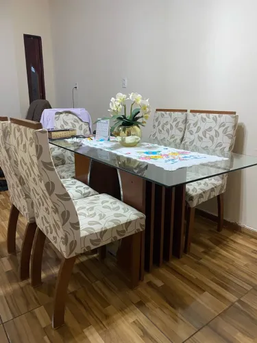 MESA DE VIDRO + 4 CADEIRAS 