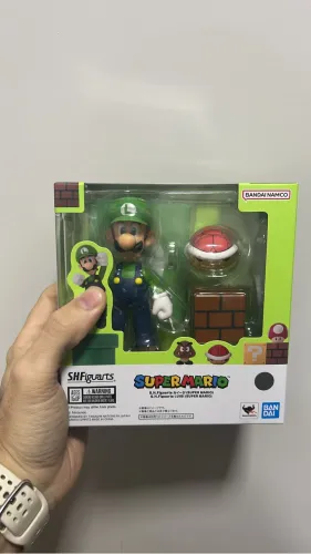 Luigi - Super Mario SH Figuarts Bandai - LACRADO
