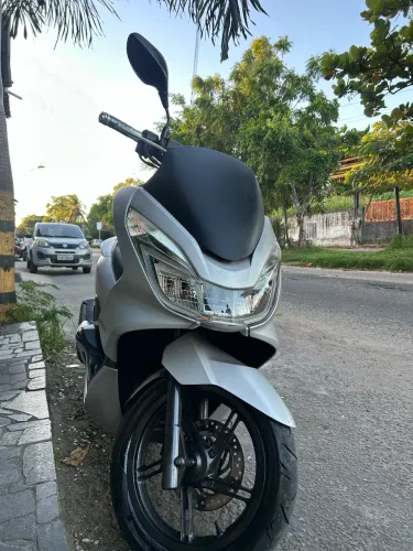 Moto muito nova